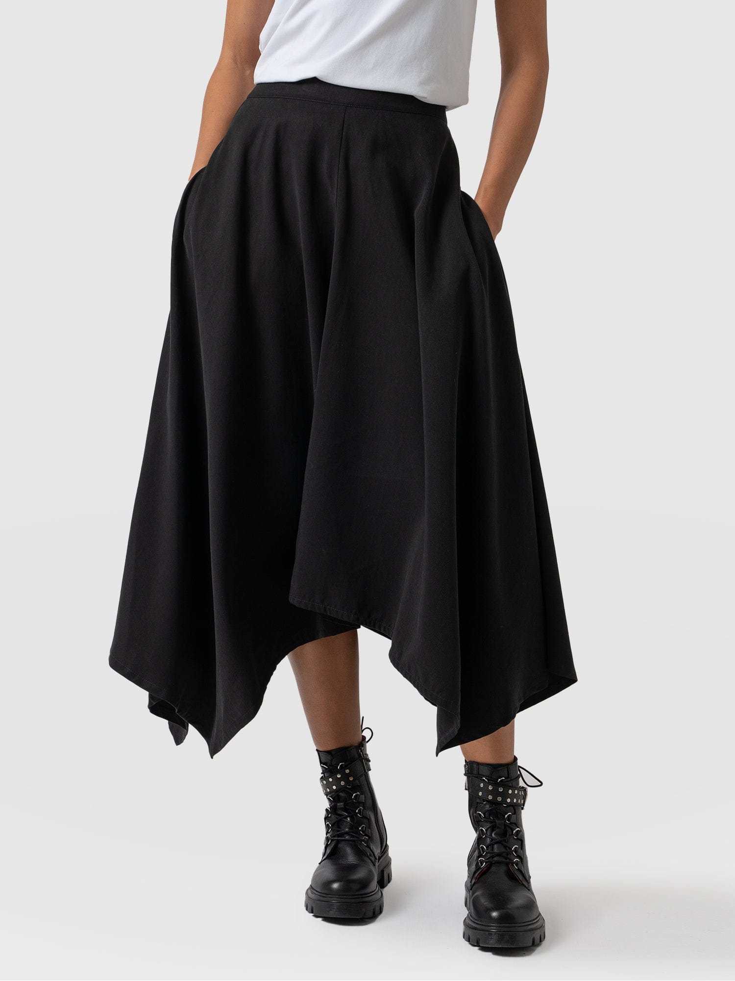 Noho Skirt Black - Women's Skirts | Saint + Sofia® USA